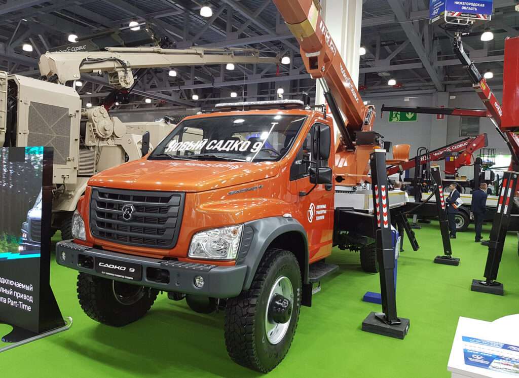 Автовышка «Чайка-TR328» на шасси «ГАЗ-Садко 9»